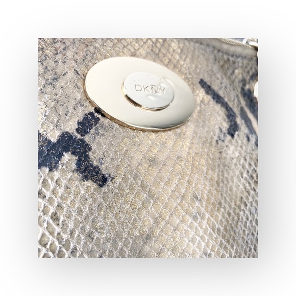 DKNY ᪥ Crossbody Leather Convertible Bag ᪥ Double Chain ᪥ Metallic Python Print - Picture 9 of 16